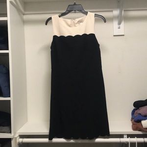 Black and white dress. 6P